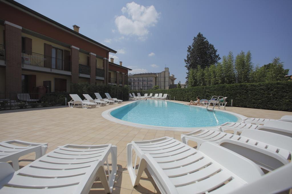 Apartamento Holidays alle rose Peschiera del Garda Exterior foto